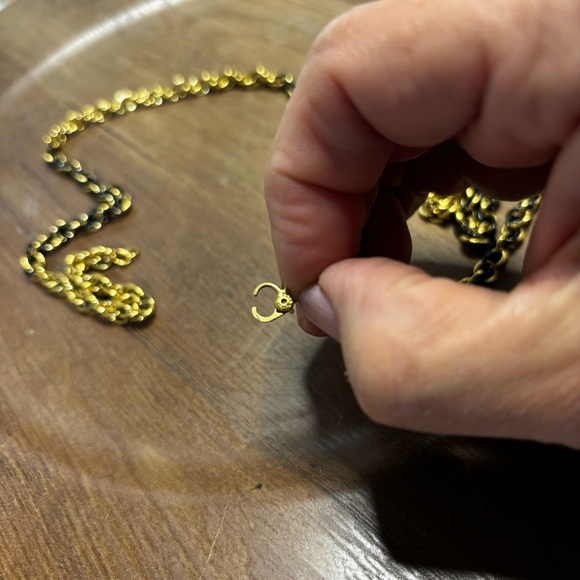 Vintage signed Monet gold tone and black chain, long. - Picture 6 of 7